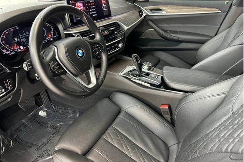 2023 BMW 530 i