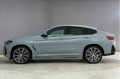 2025 BMW X4 xDrive30i