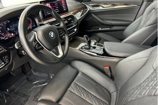 2022 BMW 530 i