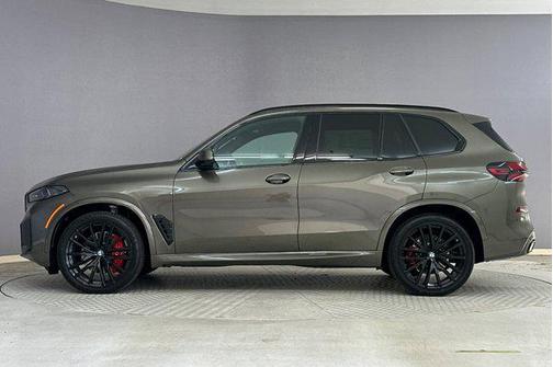 Manhattan Green Metallic 2026 BMW X5 xDrive40i