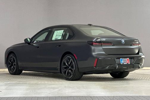 Frozen Deep Grey 2026 BMW i7 eDrive50