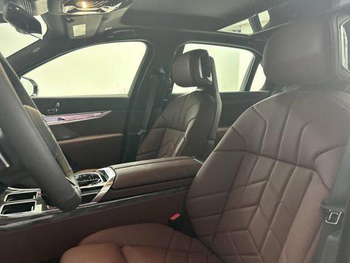 2025 BMW i7 xDrive60