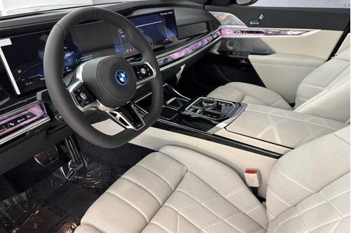 Carbon Black Metallic 2026 BMW i7 eDrive50