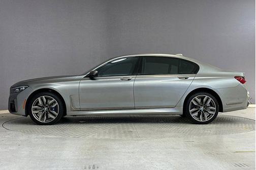 2022 BMW M760 xDrive