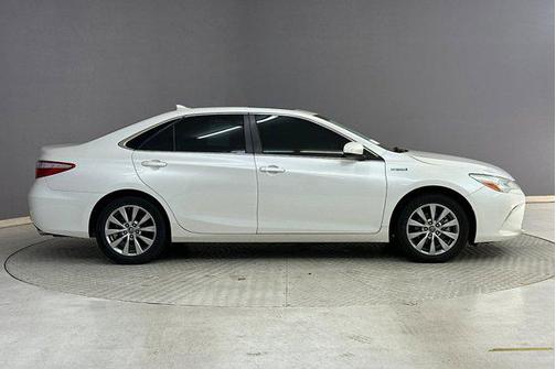 2017 Toyota Camry Hybrid XLE