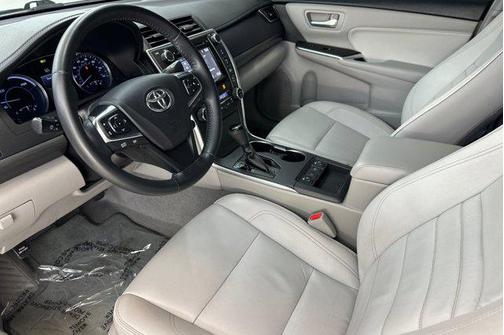 2017 Toyota Camry Hybrid XLE