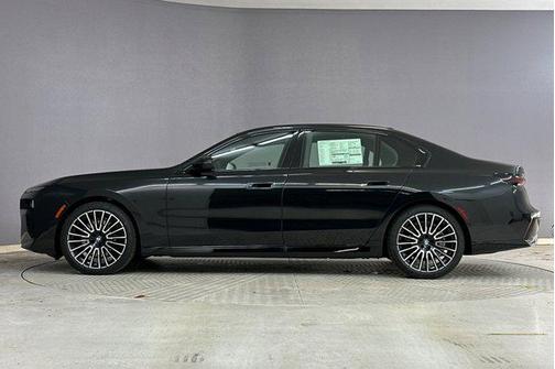 2026 BMW 740 740i