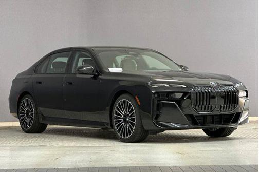 2026 BMW 740 740i