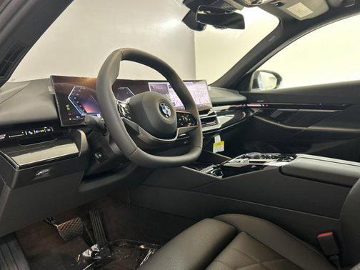 2025 BMW 530 i