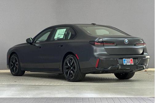 2026 BMW 740 740i