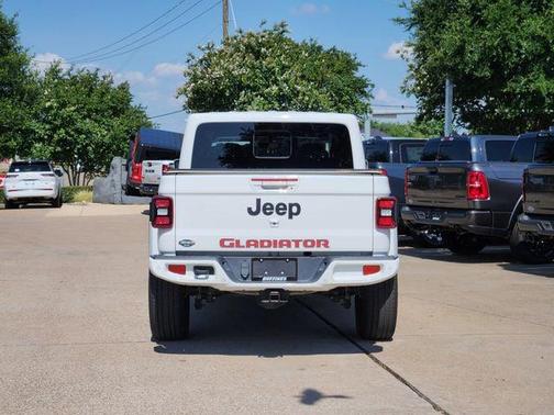 Bright White Clearcoat 2023 Jeep Gladiator Overland