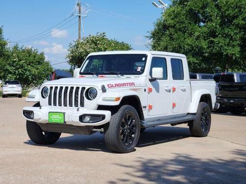 Bright White Clearcoat 2023 Jeep Gladiator Overland
