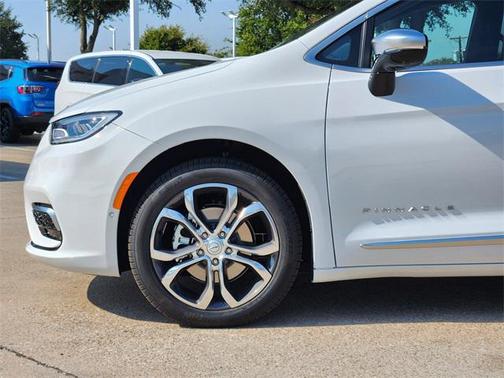 2026 Chrysler Pacifica L