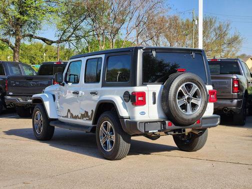 Bright White Clearcoat 2023 Jeep Wrangler 4-Door Sahara 4x4