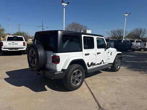 2023 Jeep Wrangler 4-Door Sahara 4x4