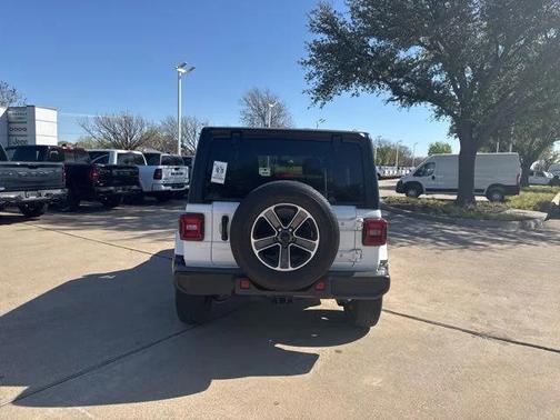 2023 Jeep Wrangler 4-Door Sahara 4x4