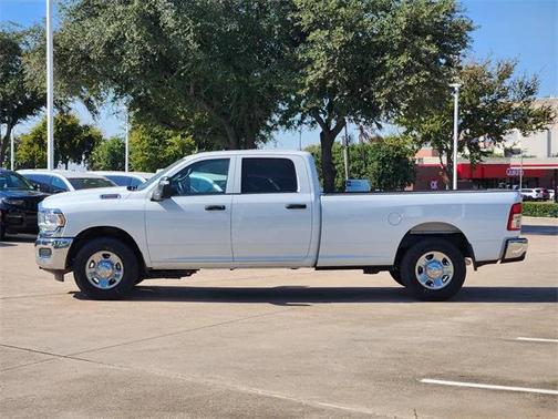 2024 RAM 2500 Tradesman Crew Cab 4x2 8' Box