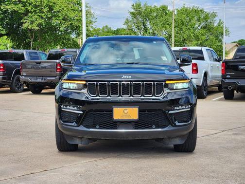 Diamond Black Crystal Pearlcoat 2023 Jeep Grand Cherokee 4xe Base