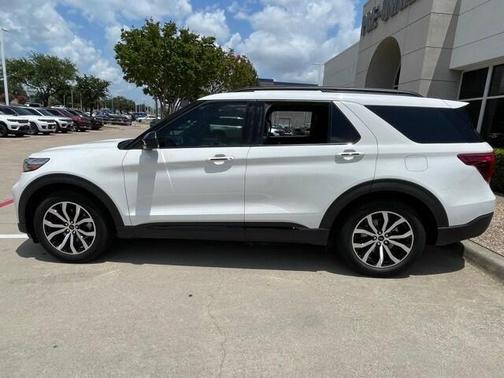 2022 Ford Explorer ST-Line