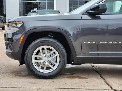 Baltic Gray Metallic Clearcoat 2026 Jeep Grand Cherokee Altitude