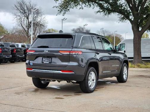 Baltic Gray Metallic Clearcoat 2026 Jeep Grand Cherokee Altitude