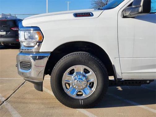2024 RAM 2500 Tradesman Crew Cab 4x2 8' Box