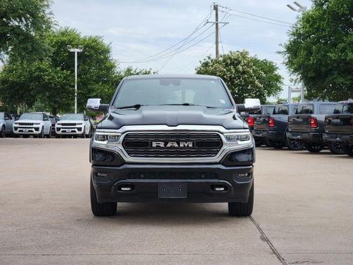 Diamond Black Crystal Pearlcoat 2023 RAM 1500 Limited