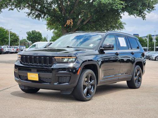 Diamond Black Crystal Pearlcoat 2023 Jeep Grand Cherokee L Altitude