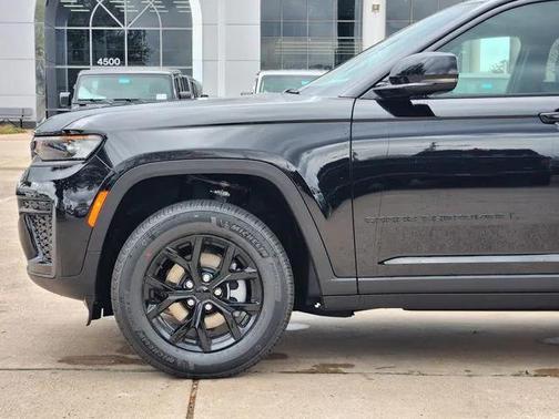 2026 Jeep Grand Cherokee Altitude
