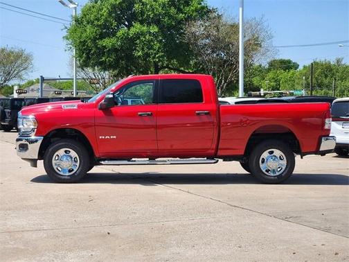 2024 RAM 2500 Big Horn Crew Cab 4x4 6'4' Box