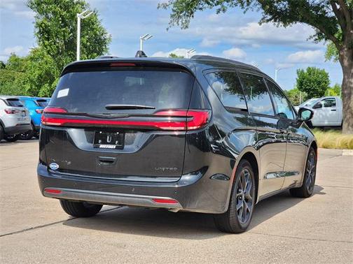 2025 Chrysler Pacifica Limited