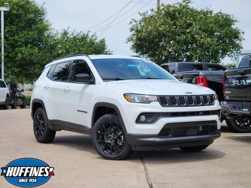 Bright White Clearcoat 2026 Jeep Compass Latitude