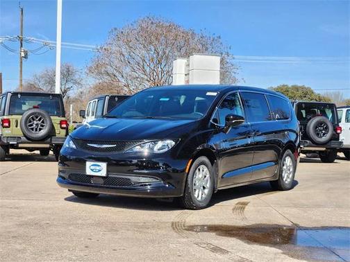 2026 Chrysler Voyager LX