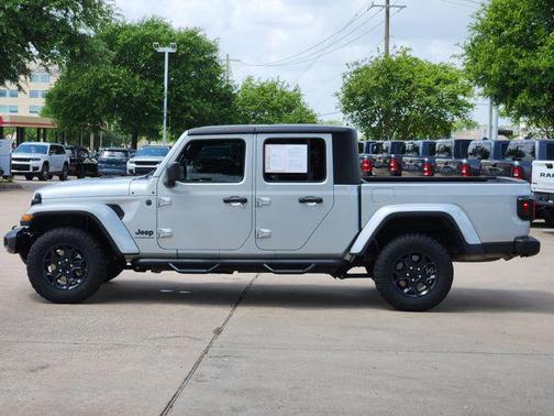 Silver Zynith Clearcoat 2023 Jeep Gladiator Sport