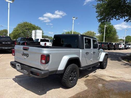 Silver Zynith Clearcoat 2023 Jeep Gladiator Sport