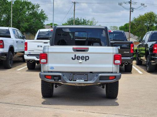 Silver Zynith Clearcoat 2023 Jeep Gladiator Sport