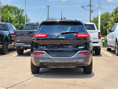 Diamond Black Crystal Pearlcoat 2018 Jeep Cherokee Latitude Plus