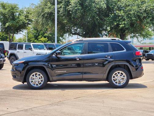 Diamond Black Crystal Pearlcoat 2018 Jeep Cherokee Latitude Plus
