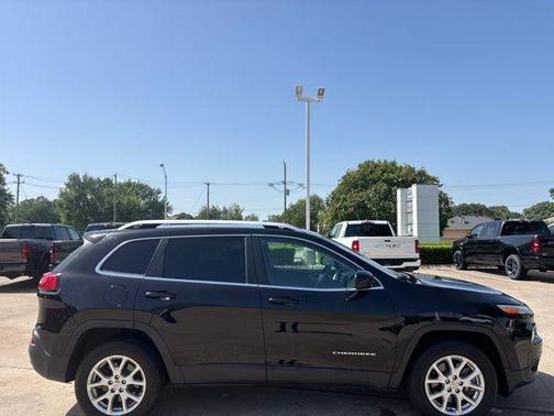 Diamond Black Crystal Pearlcoat 2018 Jeep Cherokee Latitude Plus