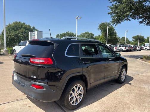 Diamond Black Crystal Pearlcoat 2018 Jeep Cherokee Latitude Plus