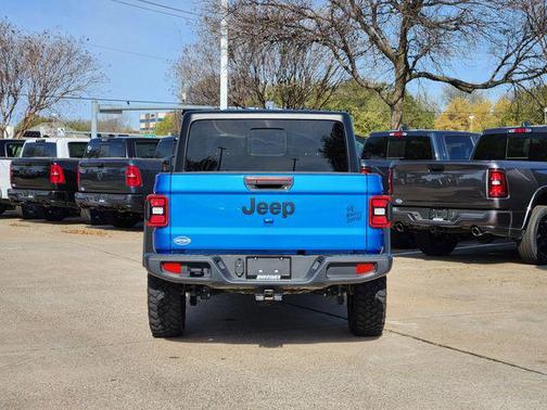 2024 Jeep Gladiator Sport