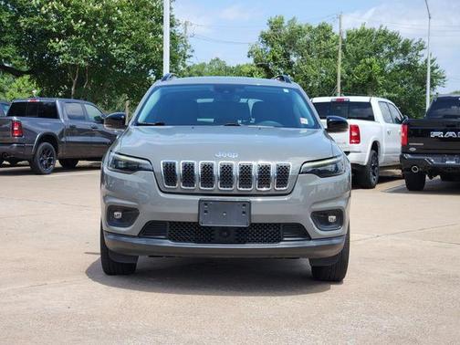 Sting-Gray Clearcoat 2022 Jeep Cherokee Latitude Lux