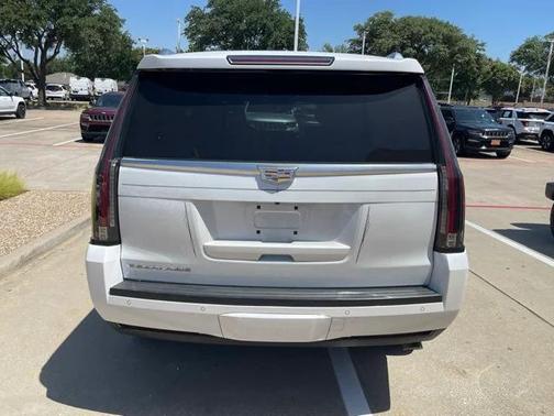 2016 Cadillac Escalade Luxury