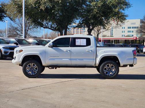 Super White 2018 Toyota Tacoma Limited