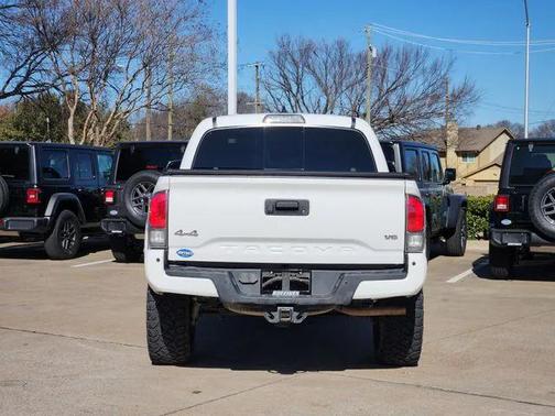 Super White 2018 Toyota Tacoma Limited