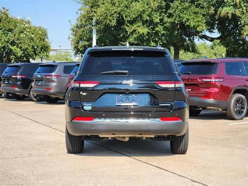 2023 Jeep Grand Cherokee Laredo
