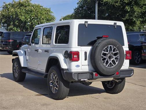 2025 Jeep Wrangler 4-Door Sahara 4x4