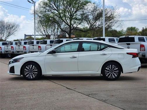 2025 Nissan Altima SV FWD