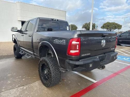 2022 RAM 2500 Laramie Crew Cab 4x4 6'4' Box