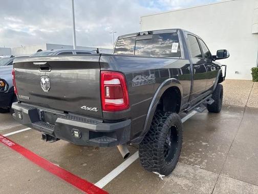 2022 RAM 2500 Laramie Crew Cab 4x4 6'4' Box